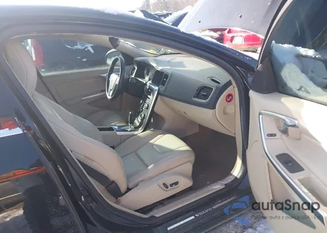 2012 Volvo S60 T5 z USA, uszkodzony, nr VIN YV1622FS3C2114716